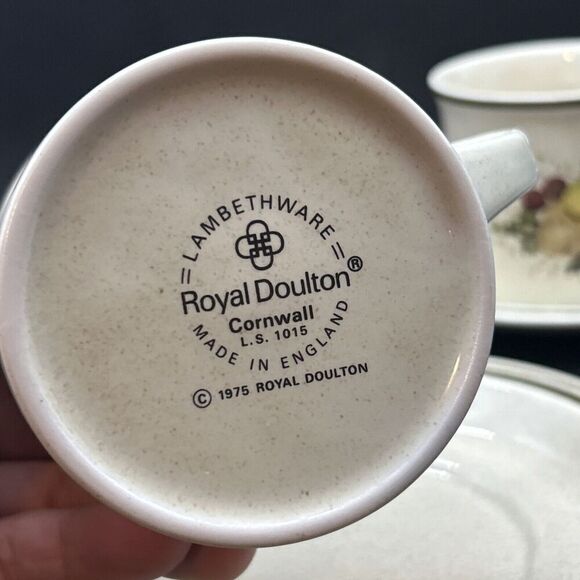 Royal Doulton Lambeth Stoneware Cornwall 4 Pieces - 2 Cups And 2‎ Saucers - Picture 3 of 8